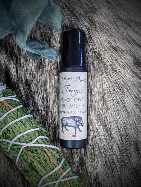 Freyja Devotional Perfume Oil - Image 2