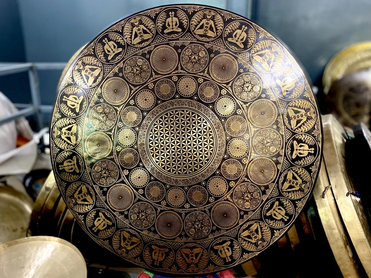 100cm Tibetan Gong with Flower of Life & Geometric Symbols - Image 3