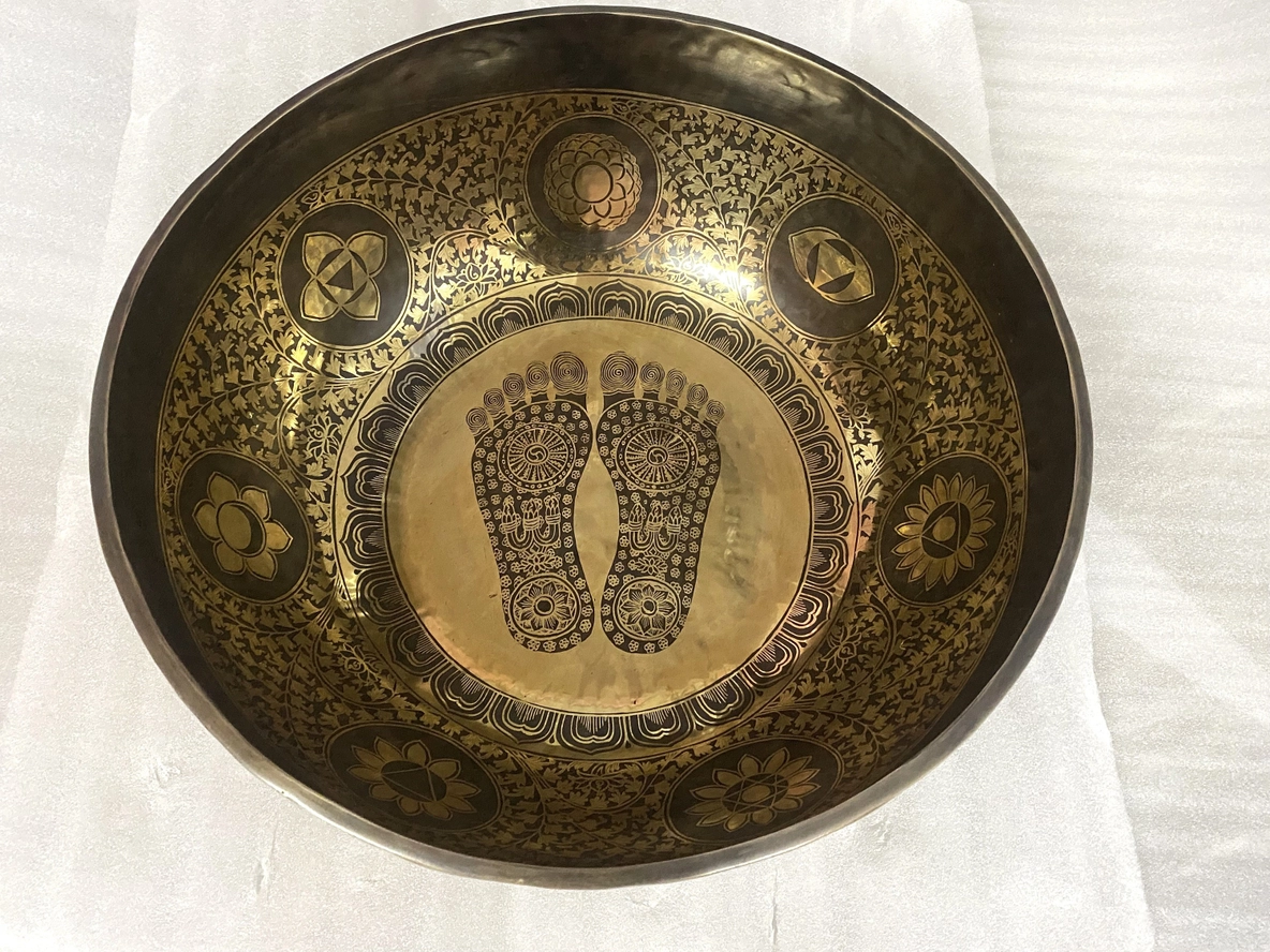 Extra Large Buddha Foot Carved Healing Singing Bowl - Image 3