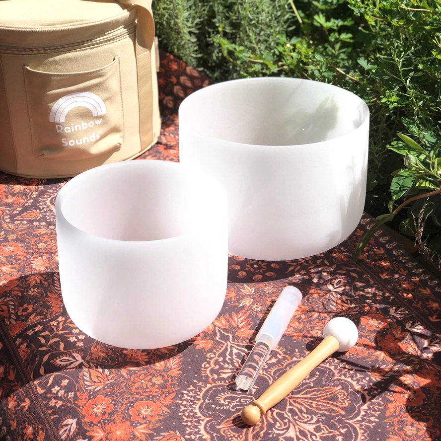 Earth & Soul Stars︱Set of 2 Crystal Singing Bowls in Beige Bag - Image 4