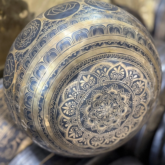 Buddha Feet Carved Tibetan Singing Bowl For Chakra Healing - Image 2