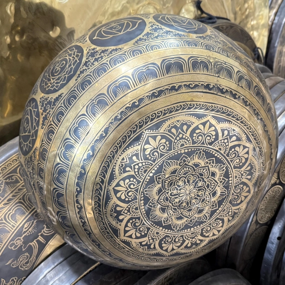 Buddha Feet Carved Tibetan Singing Bowl For Chakra Healing - Image 7