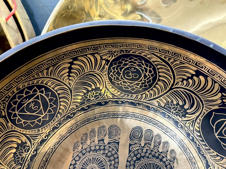 Buddha Feet Carved Tibetan Singing Bowl For Chakra Healing - Image 8