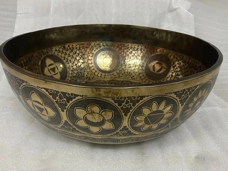 Extra Large Buddha Foot Carved Healing Singing Bowl - Image 6