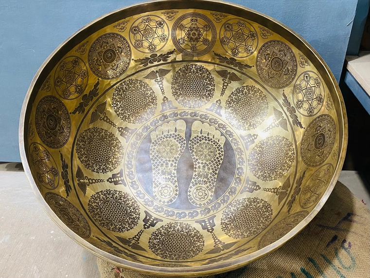 Extra Large Tibetan Singing Bowl For Meditation and Healing - Image 5