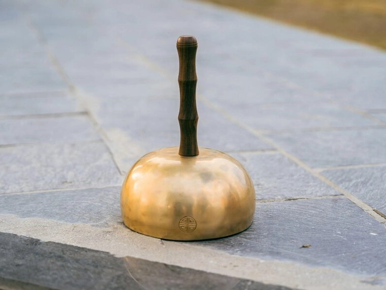 Handmade 7-Metal Singing Bowl with Handle: Tibetan Sound, Meditation & Chakra Healing - Image 6