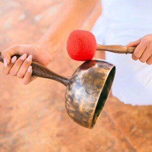Handmade Double Chalice Singing Bowl: 7-Metal Chakra Healing - C & F Notes - Image 10