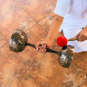 Handmade Double Chalice Singing Bowl: 7-Metal Chakra Healing - C & F Notes - Image 2