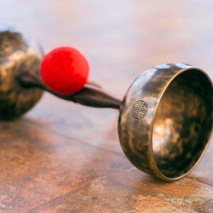 Handmade Double Chalice Singing Bowl: 7-Metal Chakra Healing - C & F Notes - Image 5
