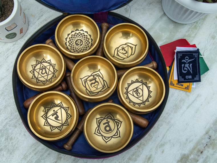 Handmade Tibetan Chakra Singing Bowl Set, 7 Bowls