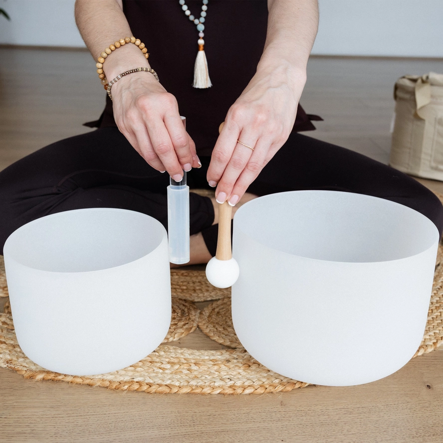 Earth & Soul Stars︱Set of 2 Crystal Singing Bowls in Beige Bag - Image 2