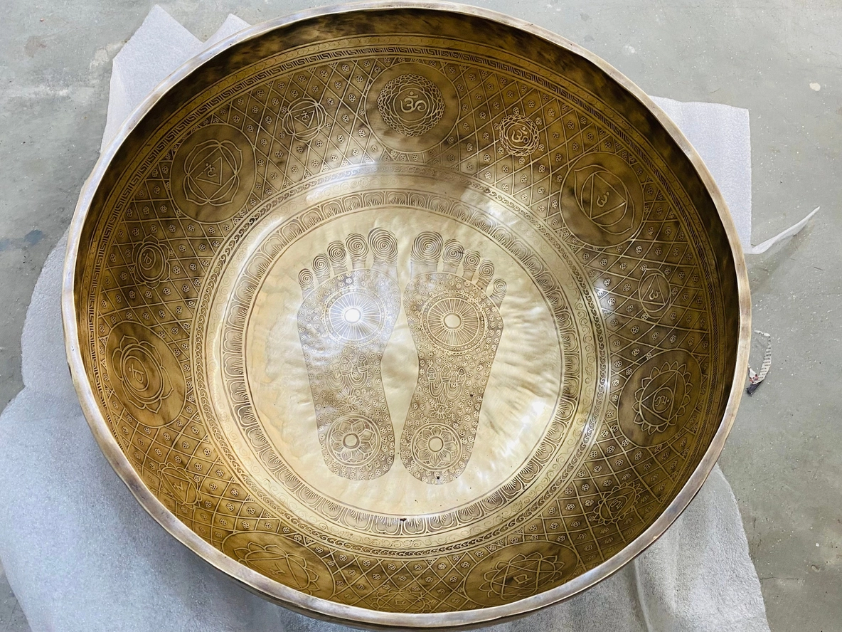 Himalayan Singing Bowl: Extra Large Buddha Carved Bowl - Image 7